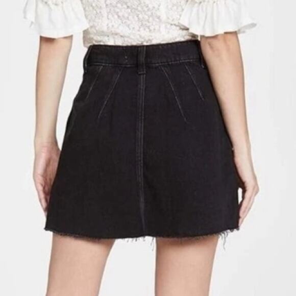 We The Free Cosmico Flirt Jean Mini Skirt Womens Size 30 Pleated Denim Raw Hem - Picture 2 of 12